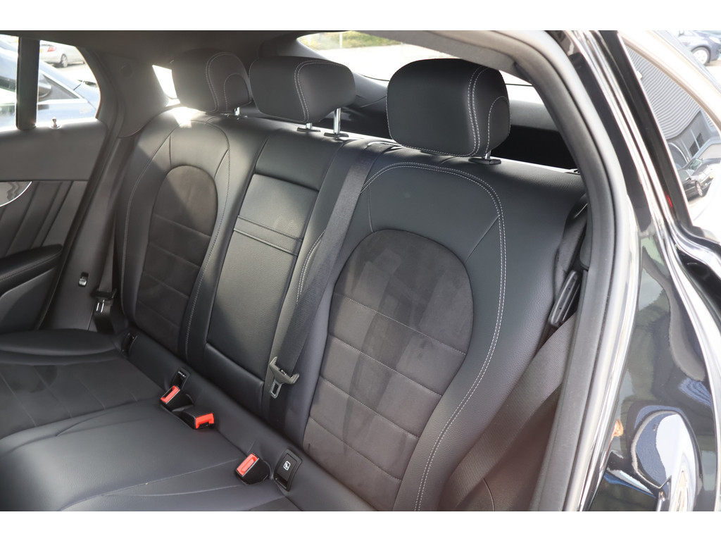 Mercedes-Benz GLC Coupé 250 4MATIC l AMG l Burmerster l Comand l Wegklapbare trekhaak l LED adaptief l Sfeerverlichting l Memory pakket voor bestu 47594442-12.jpg | Sterdome B.V.