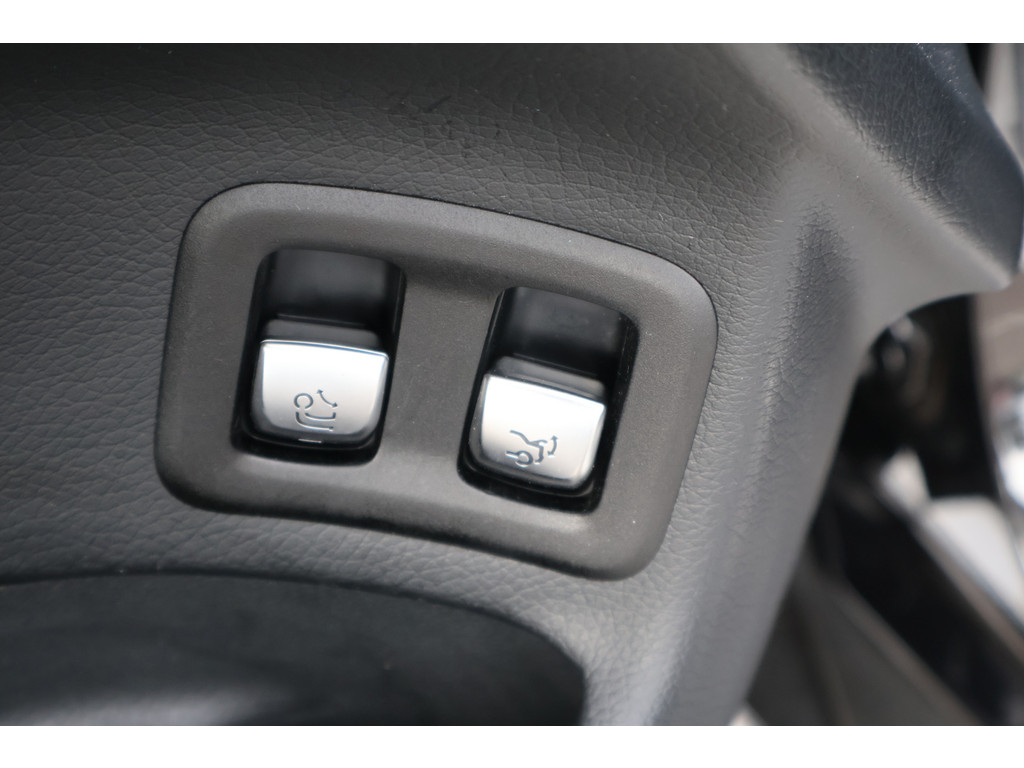 Mercedes-Benz GLC Coupé 250 4MATIC l AMG l Burmerster l Comand l Wegklapbare trekhaak l LED adaptief l Sfeerverlichting l Memory pakket voor bestu 47594442-16.jpg | Sterdome B.V.