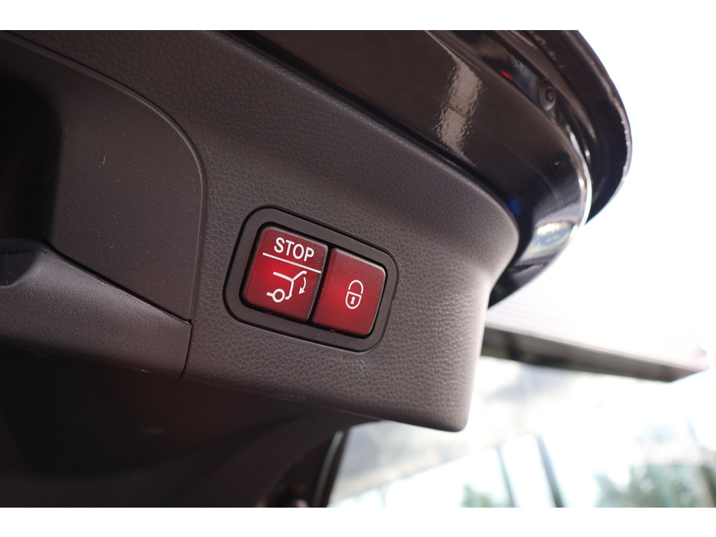 Mercedes-Benz GLC Coupé 250 4MATIC l AMG l Burmerster l Comand l Wegklapbare trekhaak l LED adaptief l Sfeerverlichting l Memory pakket voor bestu 47594442-33.jpg | Sterdome B.V.