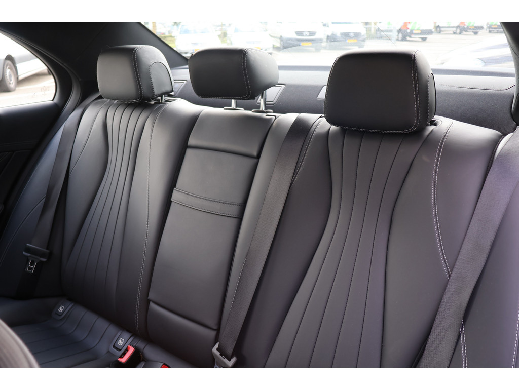 Mercedes-Benz E-Klasse 200 Exclusive l AIRMATIC luchtvering l Panoramadak l Memory l Burmerster l DISTRONIC l LED intelligent l Comand l Sfeerverlichti 47684498-12.jpg | Sterdome B.V.