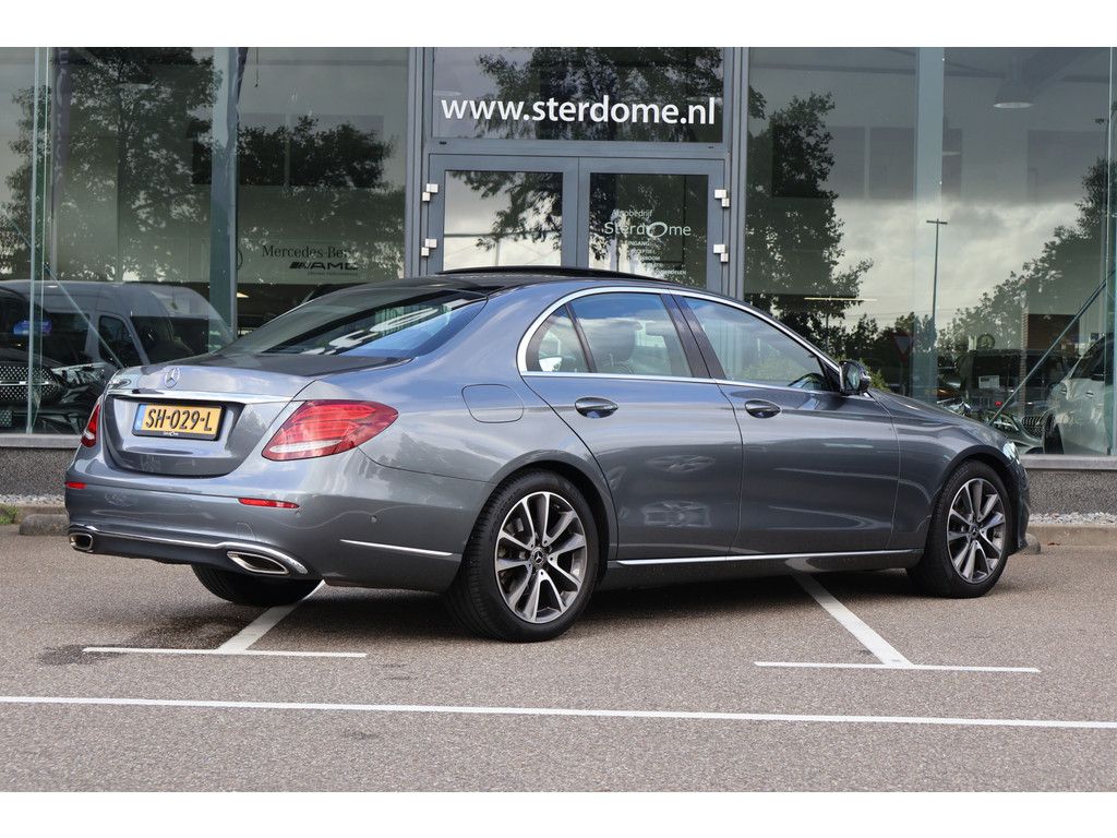 Mercedes-Benz E-Klasse 200 Exclusive l AIRMATIC luchtvering l Panoramadak l Memory l Burmerster l DISTRONIC l LED intelligent l Comand l Sfeerverlichti 47684498-2.jpg | Sterdome B.V.