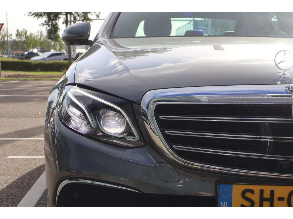 Mercedes-Benz E-Klasse 200 Exclusive l AIRMATIC luchtvering l Panoramadak l Memory l Burmerster l DISTRONIC l LED intelligent l Comand l Sfeerverlichti 47684498-29.jpg | Sterdome B.V.