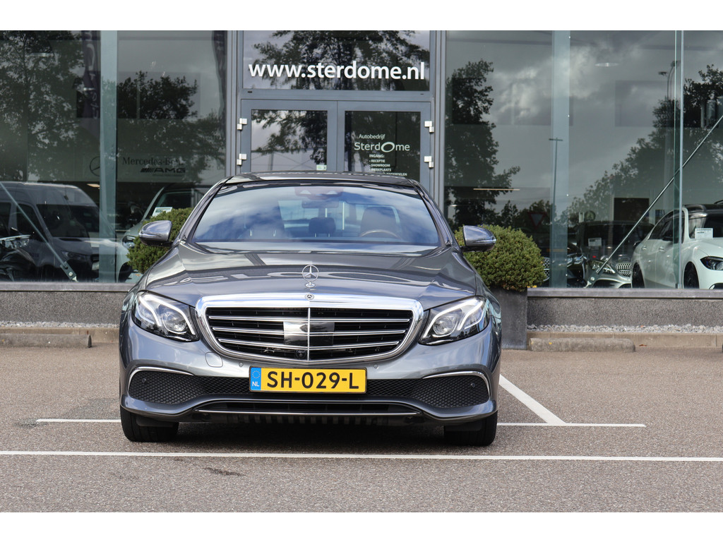 Mercedes-Benz E-Klasse 200 Exclusive l AIRMATIC luchtvering l Panoramadak l Memory l Burmerster l DISTRONIC l LED intelligent l Comand l Sfeerverlichti 47684498-4.jpg | Sterdome B.V.