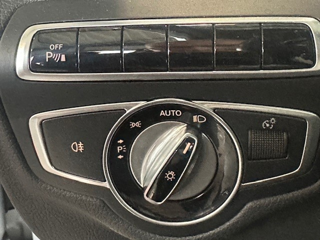 Mercedes-Benz C-Klasse 180 Ambition l AMG l Panoromadak l Luchtvering Airmatic l Camera l Leder Twin l LED l Airconditioning l PTS l 47955148-16.jpg | Sterdome B.V.