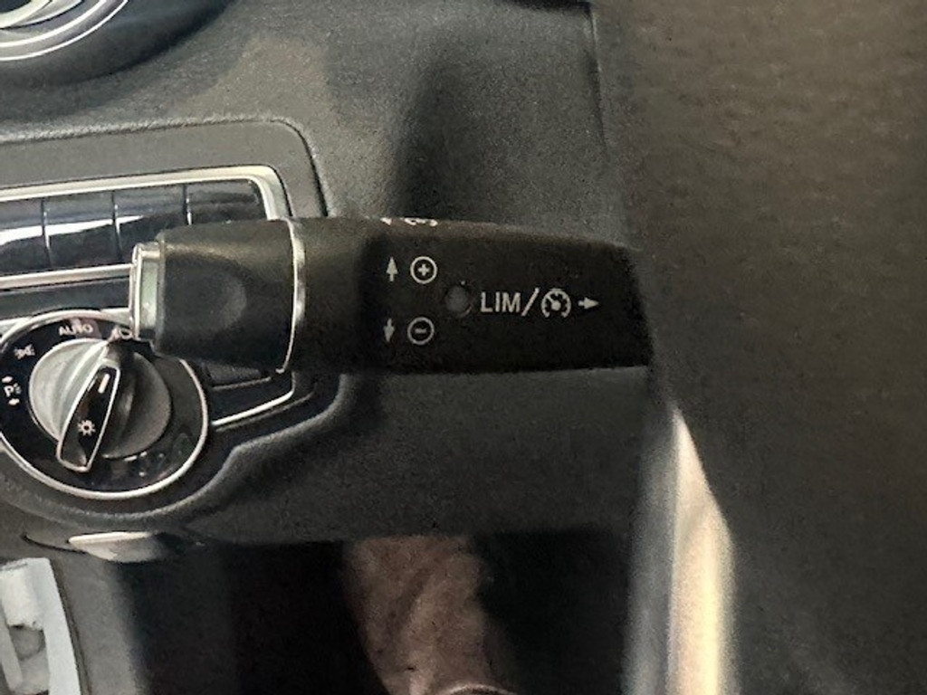 Mercedes-Benz C-Klasse 180 Ambition l AMG l Panoromadak l Luchtvering Airmatic l Camera l Leder Twin l LED l Airconditioning l PTS l 47955148-17.jpg | Sterdome B.V.