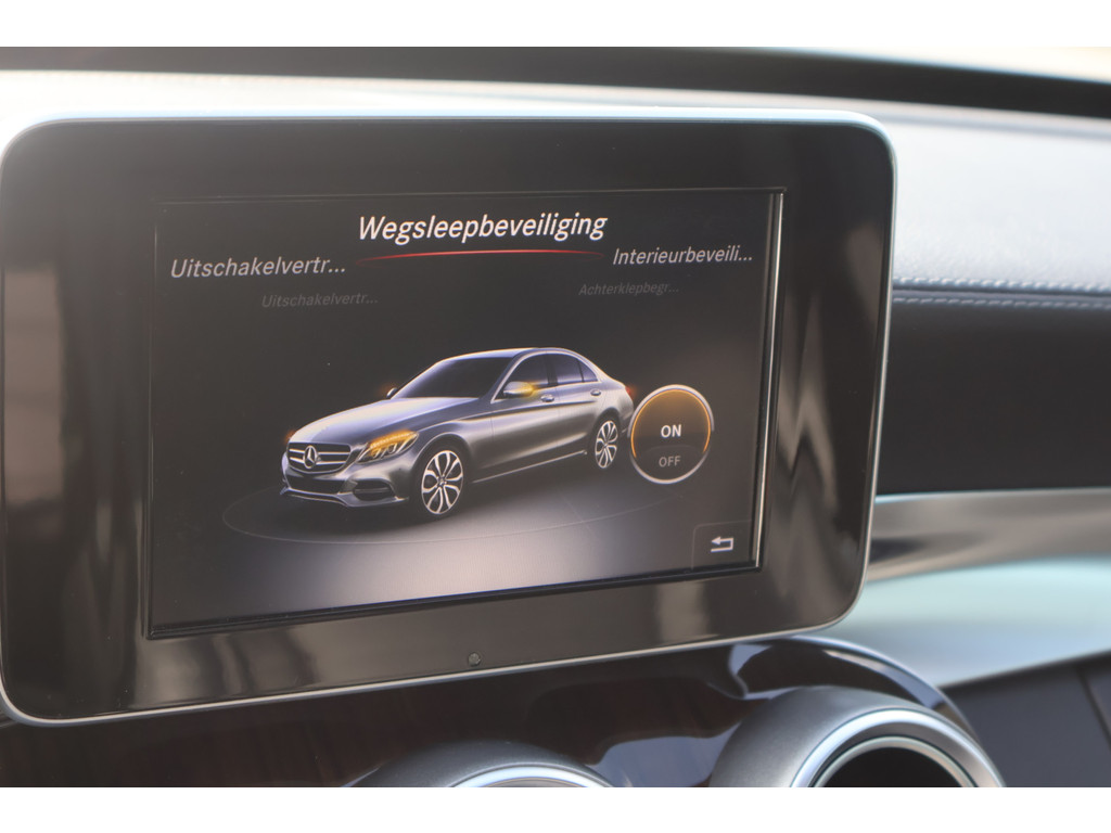 Mercedes-Benz C-Klasse 180 Ambition l AMG l Panoromadak l Luchtvering Airmatic l Camera l Leder Twin l LED l Airconditioning l PTS l 47955148-24.jpg | Sterdome B.V.