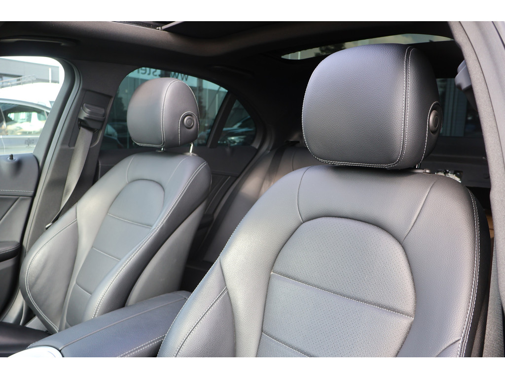 Mercedes-Benz C-Klasse 180 Ambition l AMG l Panoromadak l Luchtvering Airmatic l Camera l Leder Twin l LED l Airconditioning l PTS l 47955148-33.jpg | Sterdome B.V.