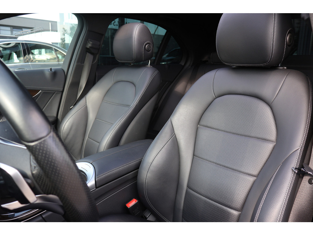 Mercedes-Benz C-Klasse 180 Ambition l AMG l Panoromadak l Luchtvering Airmatic l Camera l Leder Twin l LED l Airconditioning l PTS l 47955148-34.jpg | Sterdome B.V.