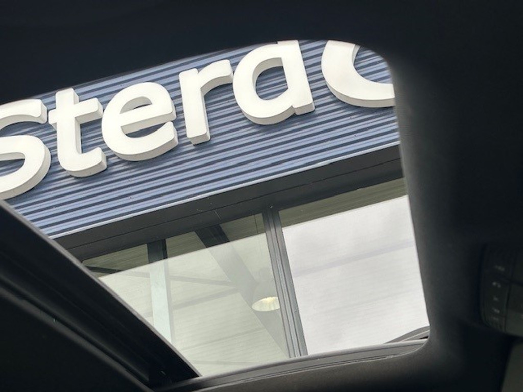 Mercedes-Benz C-Klasse 180 Ambition l AMG l Panoromadak l Luchtvering Airmatic l Camera l Leder Twin l LED l Airconditioning l PTS l 47955148-4.jpg | Sterdome B.V.