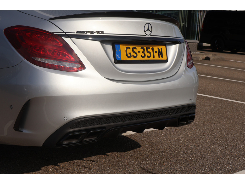 Mercedes-Benz C-Klasse 180 Ambition l AMG l Panoromadak l Luchtvering Airmatic l Camera l Leder Twin l LED l Airconditioning l PTS l 47955148-48.jpg | Sterdome B.V.