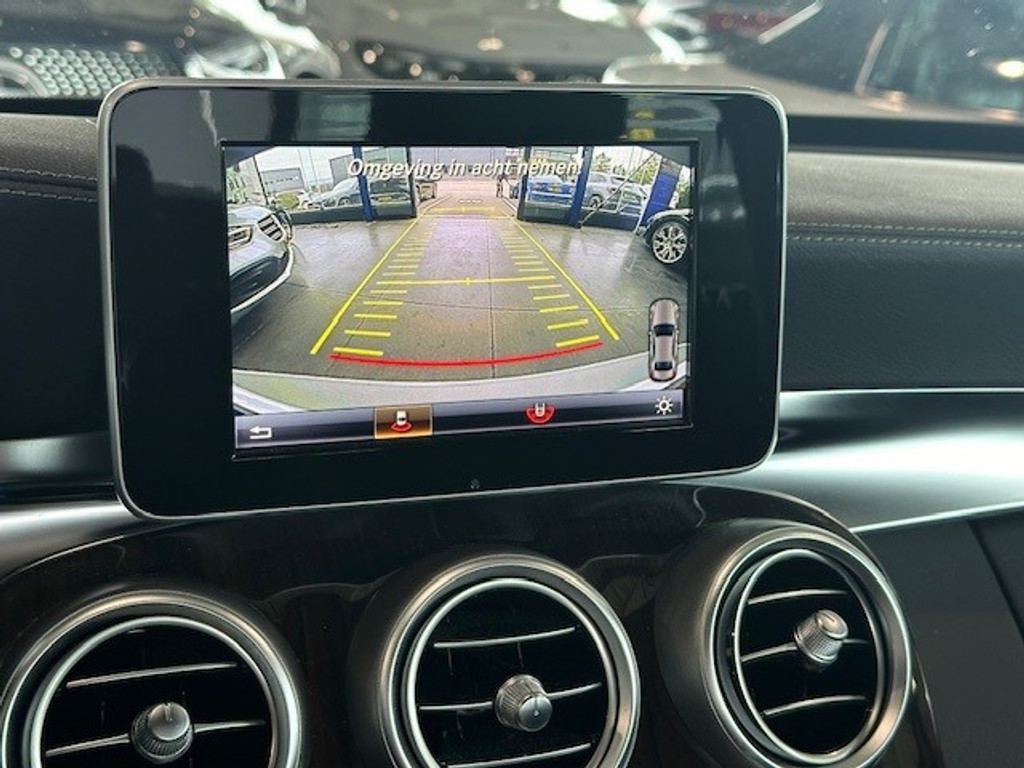 Mercedes-Benz C-Klasse 180 Ambition l AMG l Panoromadak l Luchtvering Airmatic l Camera l Leder Twin l LED l Airconditioning l PTS l 47955148-7.jpg | Sterdome B.V.