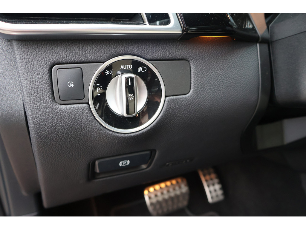 Mercedes-Benz GLE 500 4MATIC AMG Sport Edition l V8 456 PK l AIRMATIC l Panoramadak l Memory pakket l Wegklapbare trekhaak l Night pakket l Sport 48183797-13.jpg | Sterdome B.V.