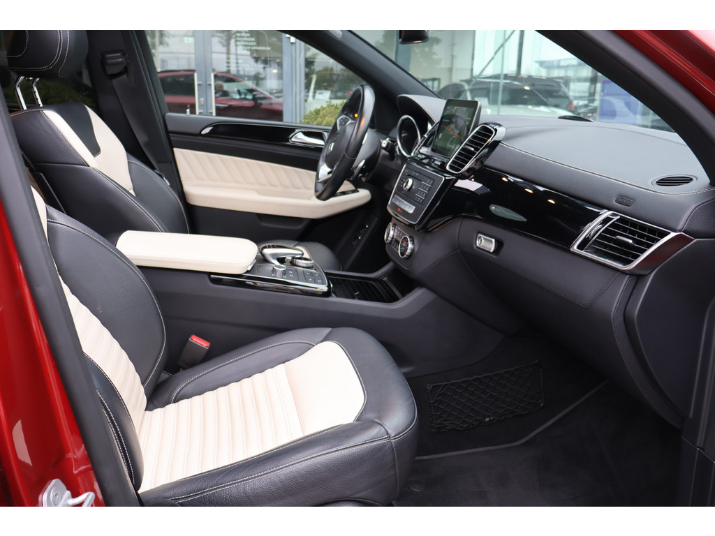 Mercedes-Benz GLE 500 4MATIC AMG Sport Edition l V8 456 PK l AIRMATIC l Panoramadak l Memory pakket l Wegklapbare trekhaak l Night pakket l Sport 48183797-14.jpg | Sterdome B.V.