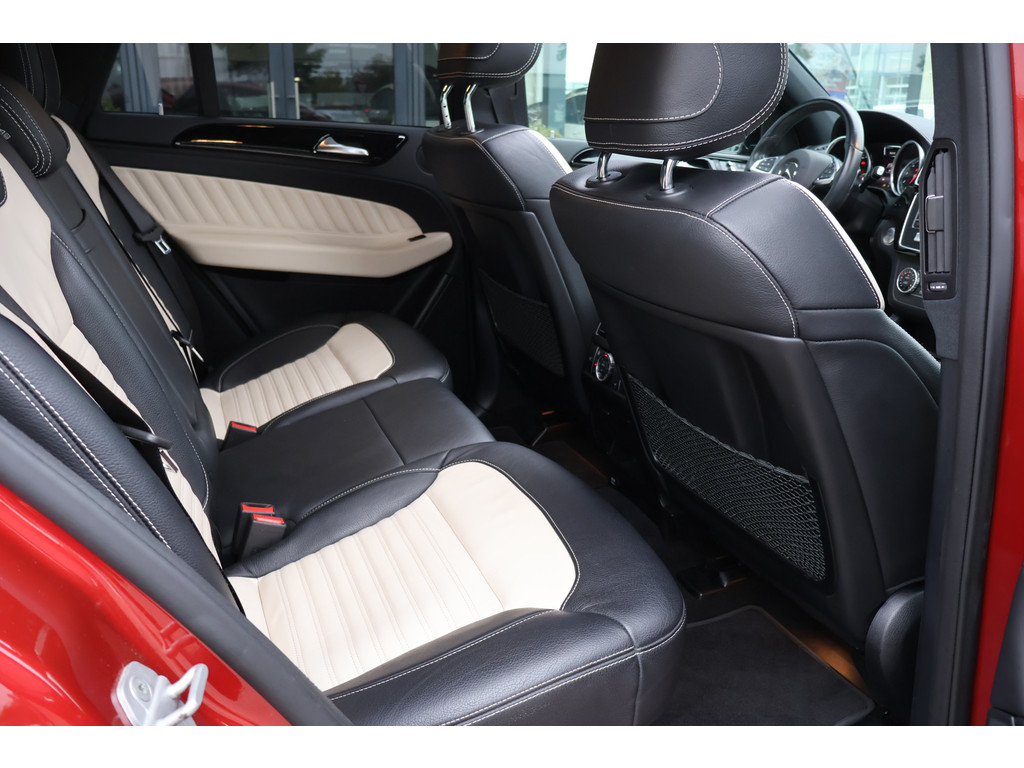 Mercedes-Benz GLE 500 4MATIC AMG Sport Edition l V8 456 PK l AIRMATIC l Panoramadak l Memory pakket l Wegklapbare trekhaak l Night pakket l Sport 48183797-29.jpg | Sterdome B.V.