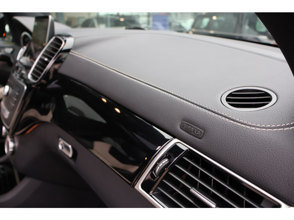 Mercedes-Benz GLE 500 4MATIC AMG Sport Edition l V8 456 PK l AIRMATIC l Panoramadak l Memory pakket l Wegklapbare trekhaak l Night pakket l Sport 48183797-35.jpg | Sterdome B.V.