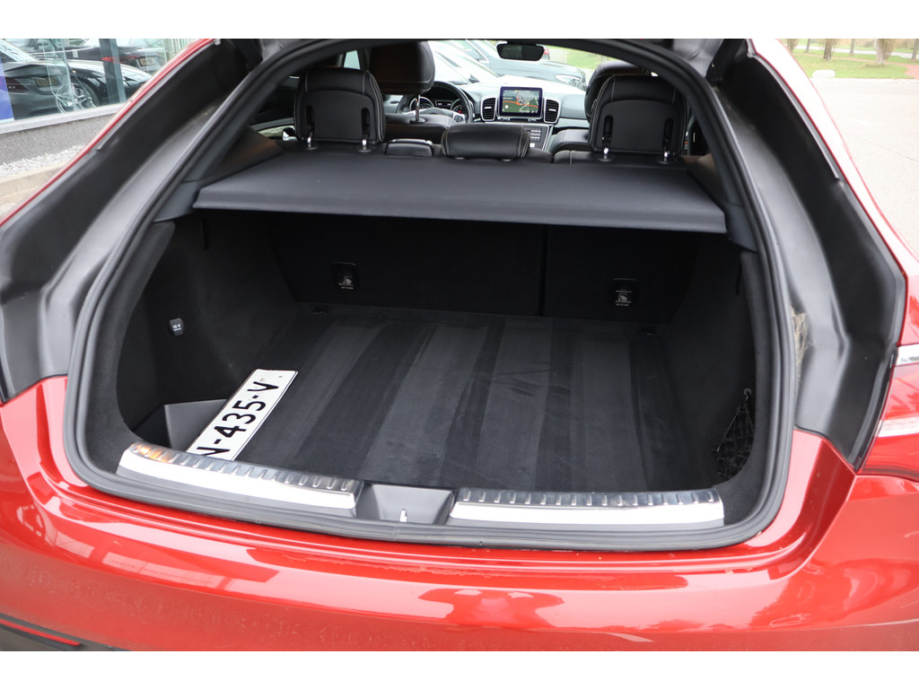 Mercedes-Benz GLE 500 4MATIC AMG Sport Edition l V8 456 PK l AIRMATIC l Panoramadak l Memory pakket l Wegklapbare trekhaak l Night pakket l Sport 48183797-46.jpg | Sterdome B.V.