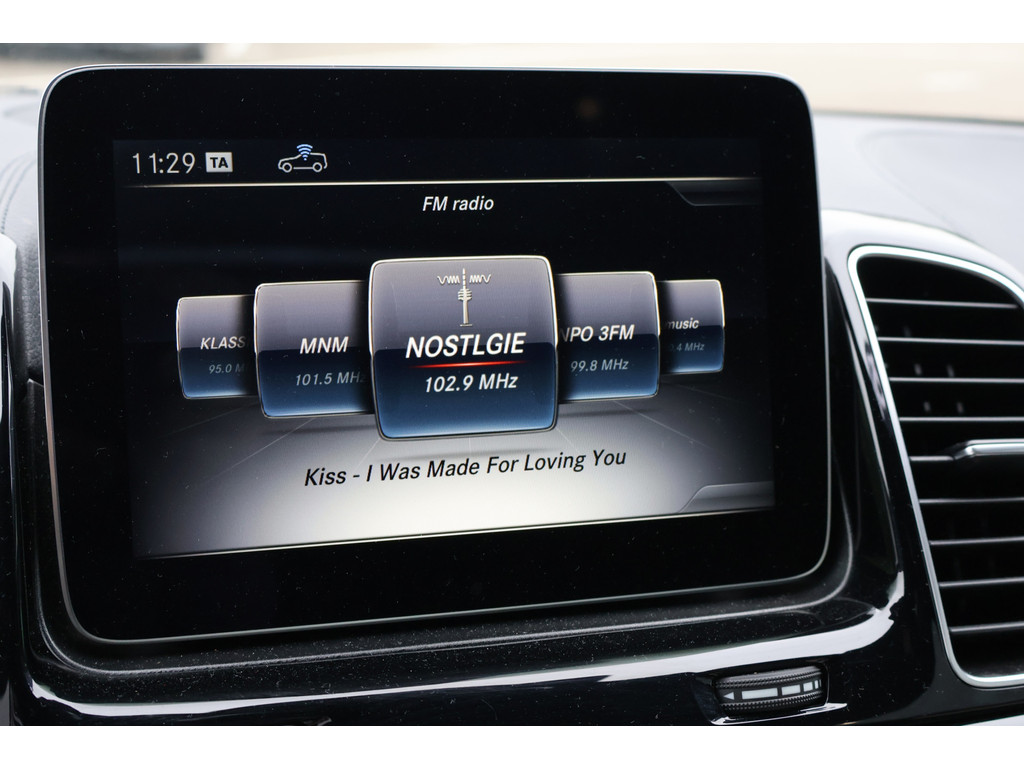 Mercedes-Benz GLE 500 4MATIC AMG Sport Edition l V8 456 PK l AIRMATIC l Panoramadak l Memory pakket l Wegklapbare trekhaak l Night pakket l Sport 48183797-8.jpg | Sterdome B.V.