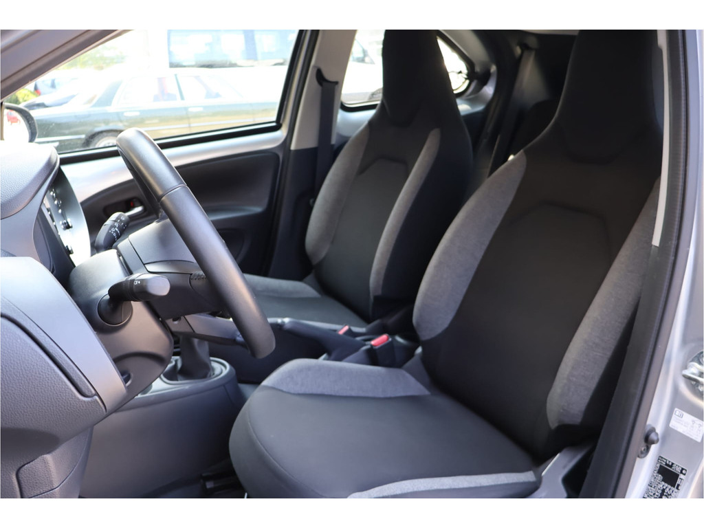 Toyota Aygo X 1.0 VVT-i MT Play I Achteruitrij camera I ACC I Airco I Apple/Android Carplay I Rij assistentie I Nederlandse auto I 48250908-1.jpg | Sterdome B.V.