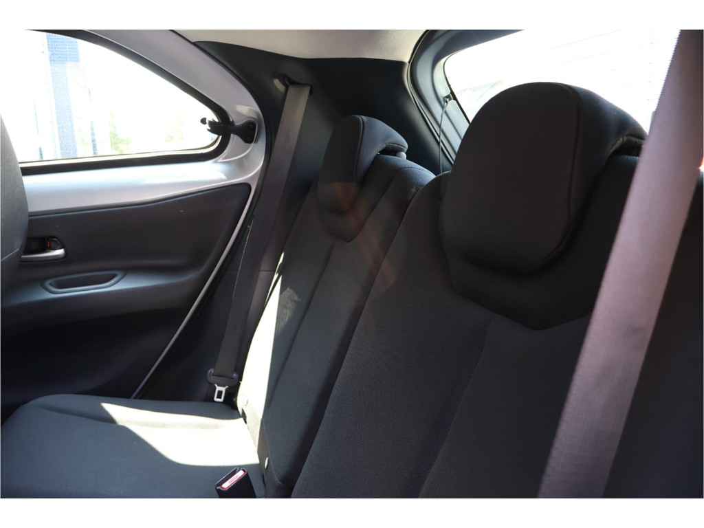 Toyota Aygo X 1.0 VVT-i MT Play I Achteruitrij camera I ACC I Airco I Apple/Android Carplay I Rij assistentie I Nederlandse auto I 48250908-19.jpg | Sterdome B.V.