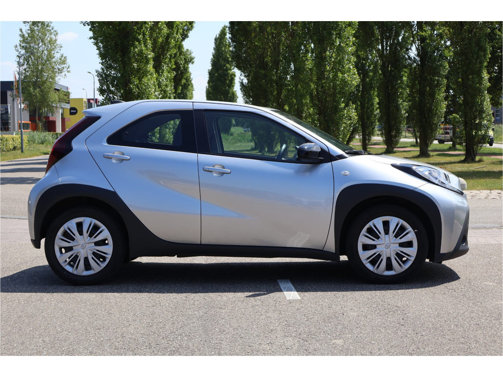 Toyota Aygo X 1.0 VVT-i MT Play I Achteruitrij camera I ACC I Airco I Apple/Android Carplay I Rij assistentie I Nederlandse auto I 48250908-6.jpg | Sterdome B.V.