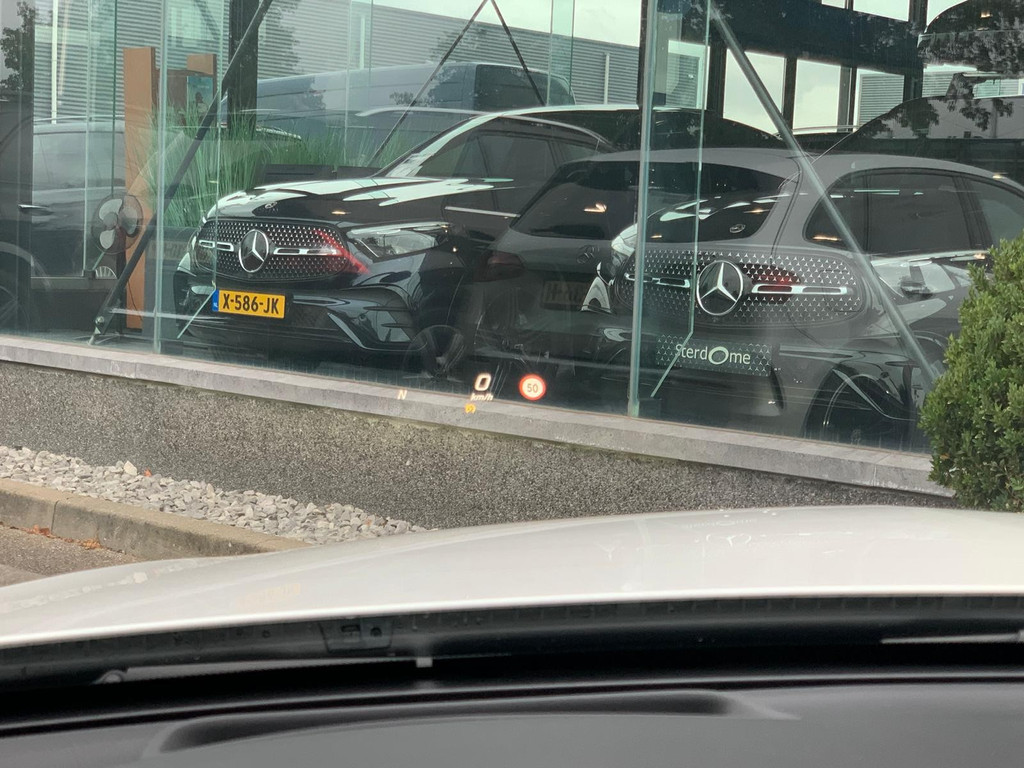 Mercedes-Benz C-Klasse Cabrio 300 Premium AMG Plus Pack l Memory pakket l MULTIBEAM LED l Aircap & Airscarf l MBUX l Head Up l 360 gr Camera l 48452929-17.jpg | Sterdome B.V.
