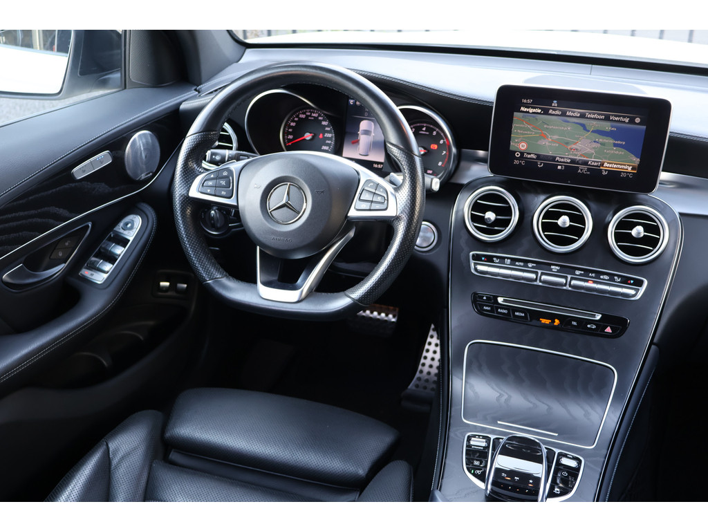 Mercedes-Benz GLC 300 4MATIC l AMG line l 245 PK l Panoramadak l Burmester l Stoelkoeling en stoelverwarming l Keyless Go l Distronic l Trekhaak w 48530313-1.jpg | Sterdome B.V.