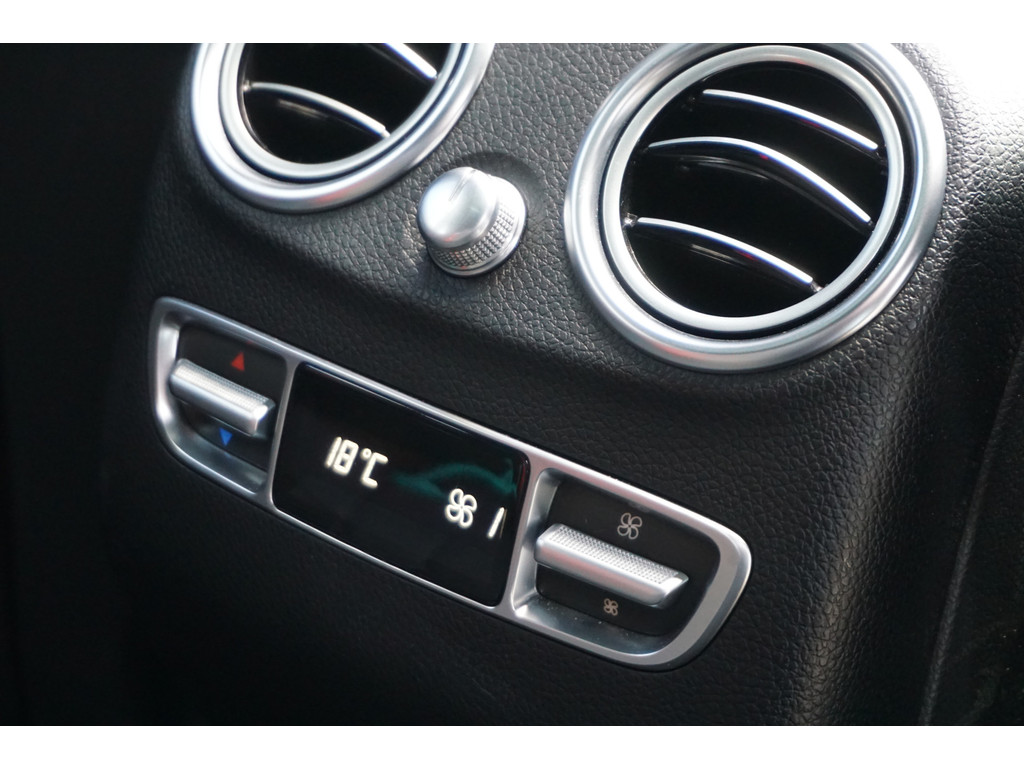 Mercedes-Benz GLC 300 4MATIC l AMG line l 245 PK l Panoramadak l Burmester l Stoelkoeling en stoelverwarming l Keyless Go l Distronic l Trekhaak w 48530313-21.jpg | Sterdome B.V.