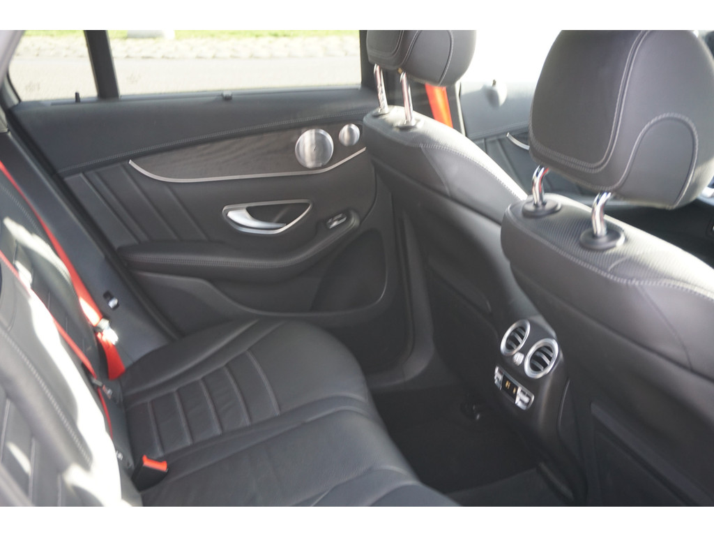 Mercedes-Benz GLC 300 4MATIC l AMG line l 245 PK l Panoramadak l Burmester l Stoelkoeling en stoelverwarming l Keyless Go l Distronic l Trekhaak w 48530313-23.jpg | Sterdome B.V.