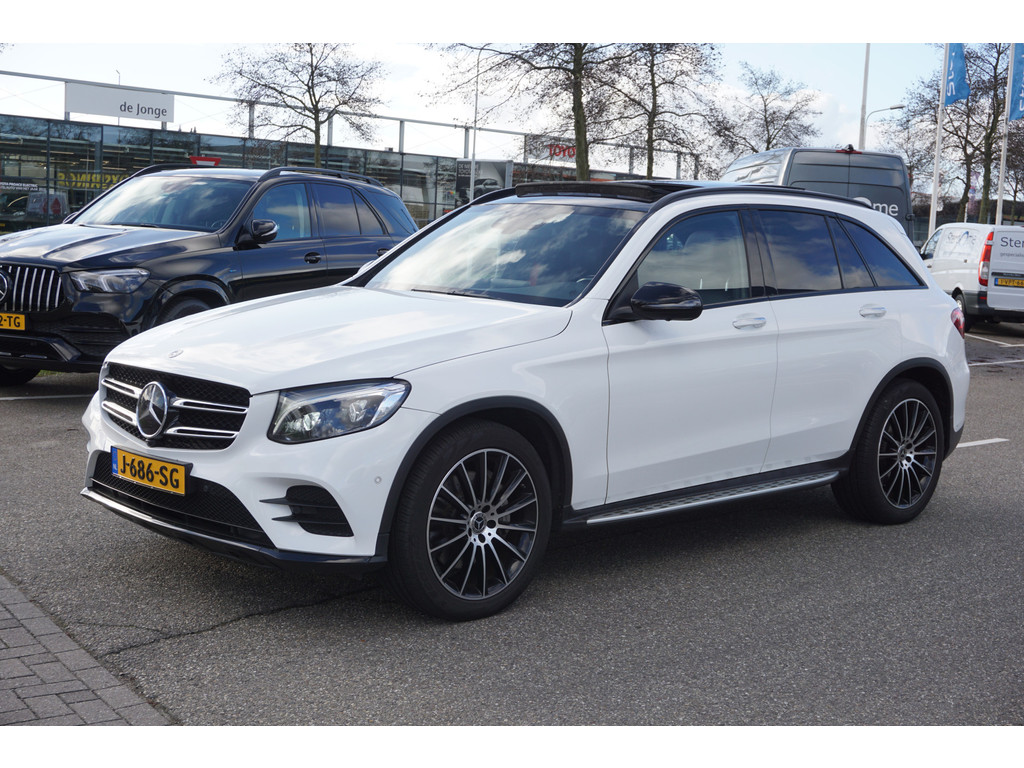 Mercedes-Benz GLC 300 4MATIC l AMG line l 245 PK l Panoramadak l Burmester l Stoelkoeling en stoelverwarming l Keyless Go l Distronic l Trekhaak w 48530313-29.jpg | Sterdome B.V.