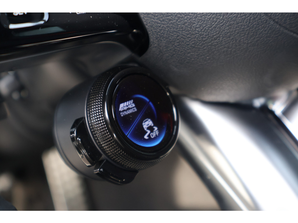 Mercedes-Benz E-Klasse Estate AMG 53 4MATIC+ Night Edition l Hyperscreen l Achteras Sturing l MULTIBEAM LED l Panoramadak l 360 gr Camera l Distronic P 48671807-15.jpg | Sterdome B.V.