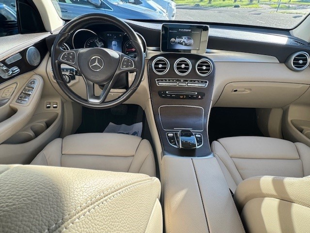 Mercedes-Benz GLC 250 4MATIC Premium Plus l Beige leder interieur l 360 gr Camera l Burmester l stoelverwarming l Memory l LEDl Trekhaak wegklapba 48758907-1.jpg | Sterdome B.V.