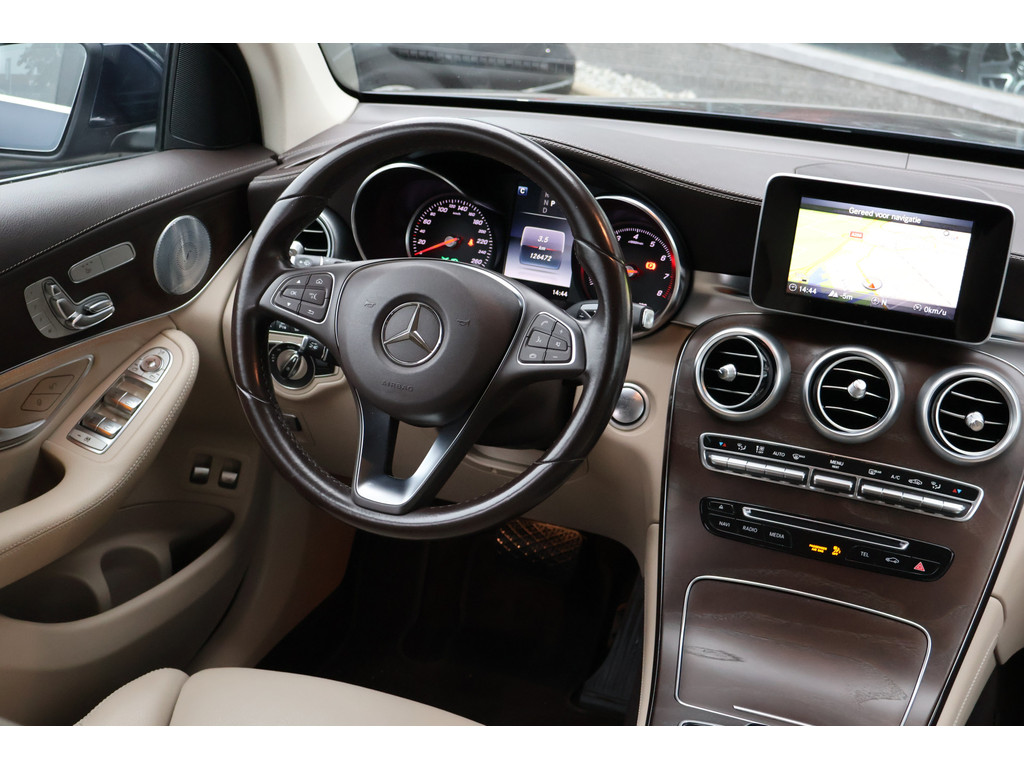 Mercedes-Benz GLC 250 4MATIC Premium Plus l Beige leder interieur l 360 gr Camera l DISTRONIC I Burmester l stoelverwarming l Memory l LEDl Trekha 48758907-1.jpg | Sterdome B.V.