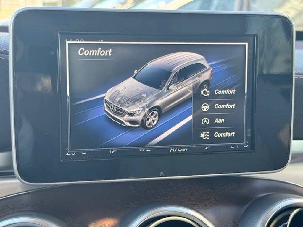 Mercedes-Benz GLC 250 4MATIC Premium Plus l Beige leder interieur l 360 gr Camera l Burmester l stoelverwarming l Memory l LEDl Trekhaak wegklapba 48758907-13.jpg | Sterdome B.V.