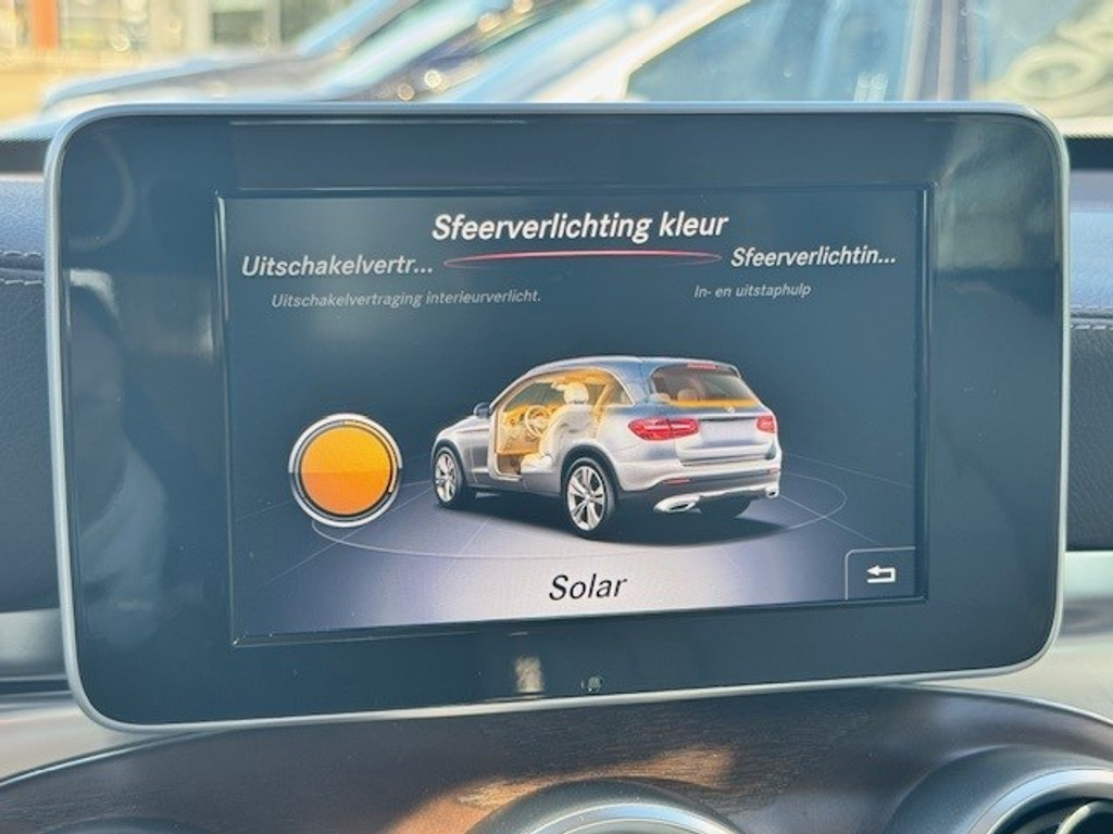 Mercedes-Benz GLC 250 4MATIC Premium Plus l Beige leder interieur l 360 gr Camera l Burmester l stoelverwarming l Memory l LEDl Trekhaak wegklapba 48758907-16.jpg | Sterdome B.V.