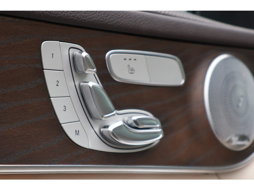 Mercedes-Benz GLC 250 4MATIC Premium Plus l Beige leder interieur l 360 gr Camera l DISTRONIC I Burmester l stoelverwarming l Memory l LEDl Trekha 48758907-3.jpg | Sterdome B.V.