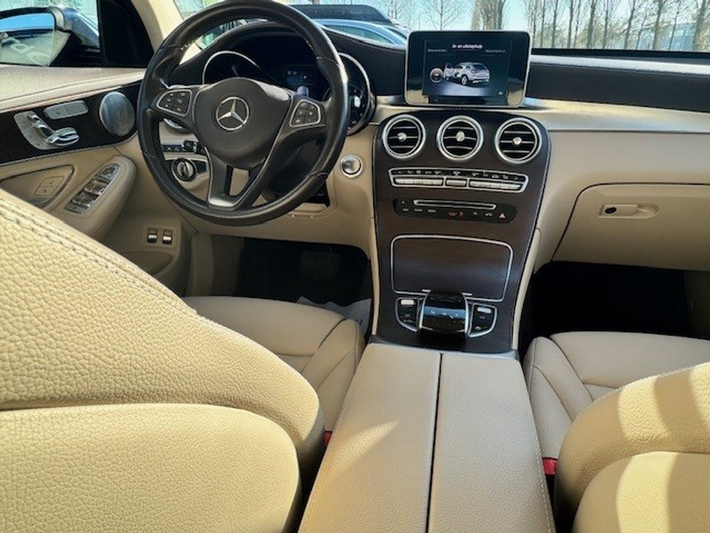 Mercedes-Benz GLC 250 4MATIC Premium Plus l Beige leder interieur l 360 gr Camera l Burmester l stoelverwarming l Memory l LEDl Trekhaak wegklapba 48758907-31.jpg | Sterdome B.V.