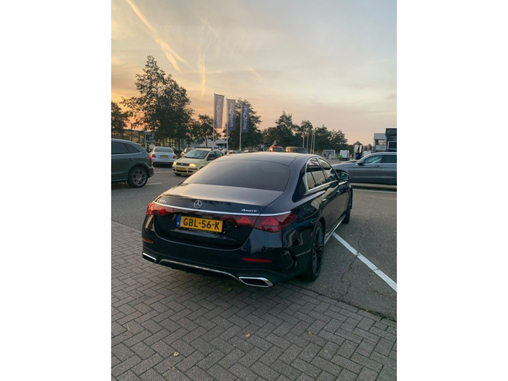 Mercedes-Benz E-Klasse 400 e 4MATIC AMG Line l Panoramadak l Techniek pakket l Achteras sturing l Hyperscreen l Nappa Leder l Burmester l Multibeam LED 49169184-2.jpg | Sterdome B.V.