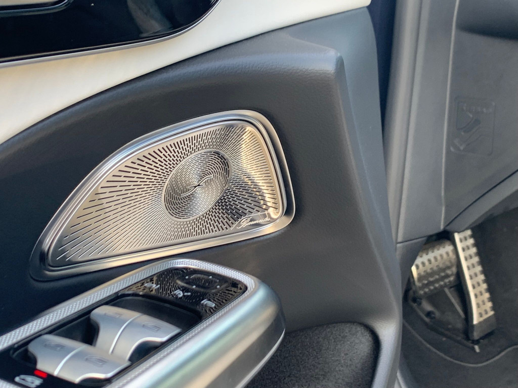 Mercedes-Benz E-Klasse 400 e 4MATIC AMG Line l Panoramadak l Techniek pakket l Achteras sturing l Hyperscreen l Nappa Leder l Burmester l Multibeam LED 49169184-4.jpg | Sterdome B.V.