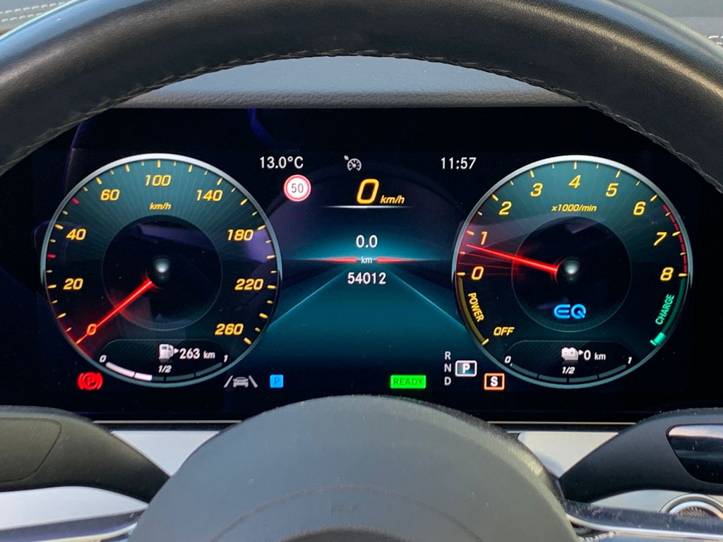 Mercedes-Benz E-Klasse 300 e AMG Line l Schuif- kanteldak l Multibeam LED l Afneembare Trekhaak l Camaera l Stoelverwarming l Dodehoek detectie l 49272798-3.jpg | Sterdome B.V.