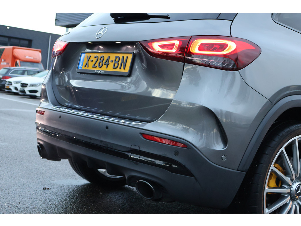 Mercedes-Benz GLA AMG 35 4MATIC I Panoramadak I MBUX l Spiegelpakket l 360 gr Camera l LEDER interieur l Dodehoek assistent l Night pakket l Stoel 49527259-3.jpg | Sterdome B.V.