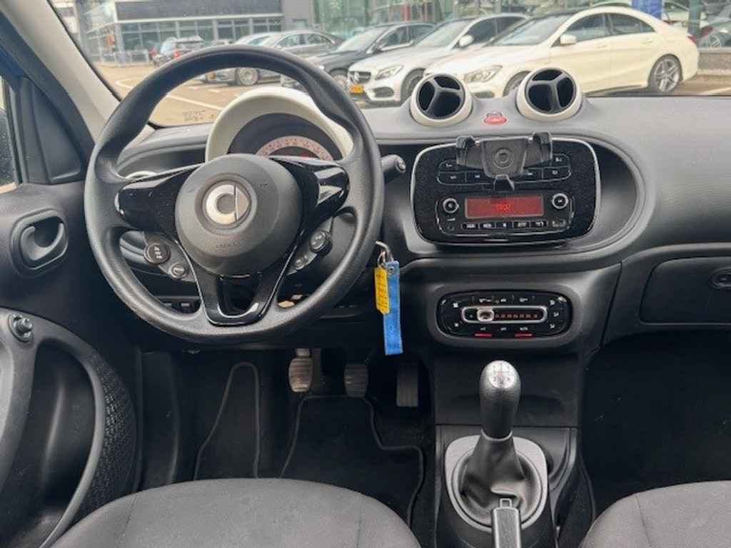 Smart Forfour 1.0 Pure l Airco l Audio l Bluetooth l Cruise Controle l Elektr. ramen l Centrale deurvergendeling l Nederlands geleverde auto l 49682264-1.jpg | Sterdome B.V.