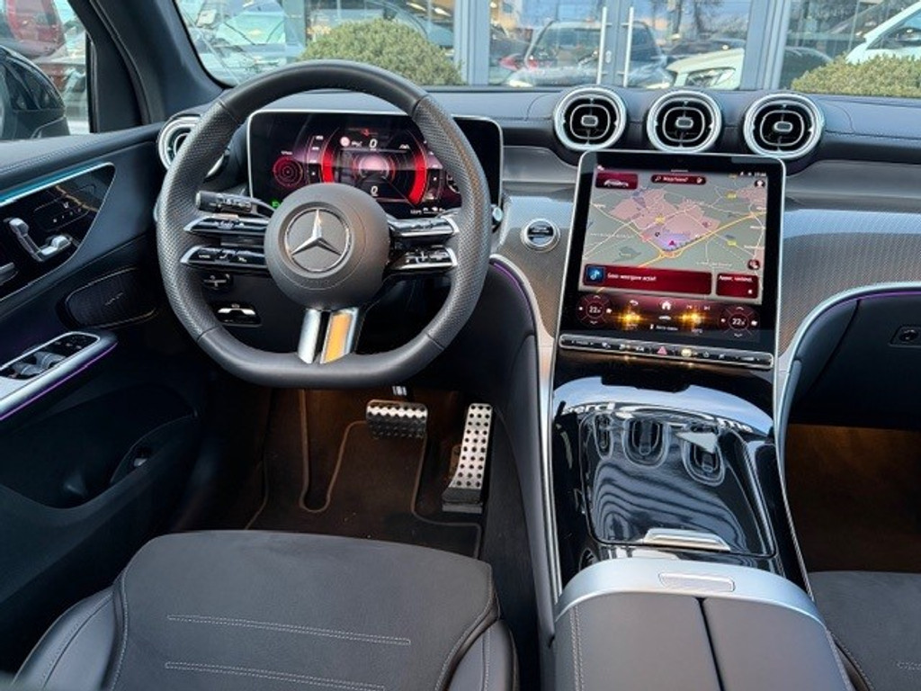 Mercedes-Benz GLC 300e 4MATIC AMG Line l AIRMATIC l Meesturende Achteras l Memory l MULTIBEAM LED l 50260452-1.jpg | Sterdome B.V.