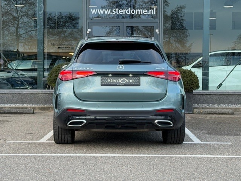 Mercedes-Benz GLC 300e 4MATIC AMG line l Airmatic l Panoramadak l Meesturende Achteras l Memory l MBUX l DIGITAL LIGHT l 360 gr Camera l Distronic 50260452-3.jpg | Sterdome B.V.