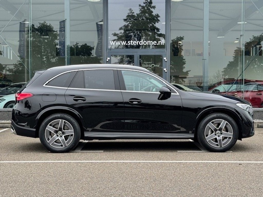 Mercedes-Benz GLC 300e 4MATIC AMG I Airmatic l Gestuurde achteras l Panoramadak l Burmester l Distronic l LED met adaptief groot licht assistent l 50359173-3.jpg | Sterdome B.V.