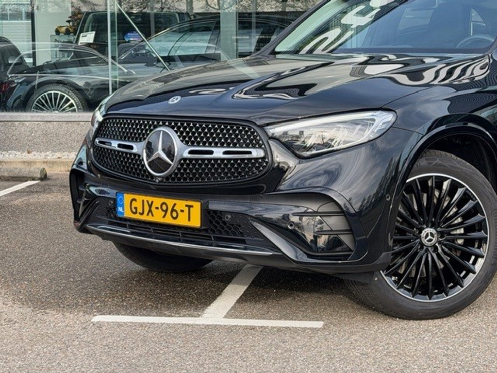 Mercedes-Benz GLC 300e 4MATIC AMG I Airmatic l Gestuurde achteras l Panoramadak l Burmester l Distronic l LED met adaptief groot licht assistent l 50359173-3.jpg | Sterdome B.V.