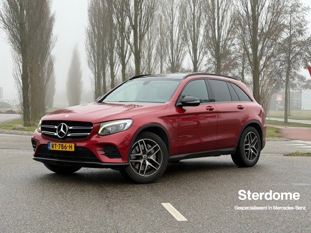 Mercedes-Benz GLC 250 d 4MATIC AMG l Panoramadak l Trekhaak l Stoelverwarming I Camera I PTS l LED l 50955062-0.jpg | Sterdome B.V.