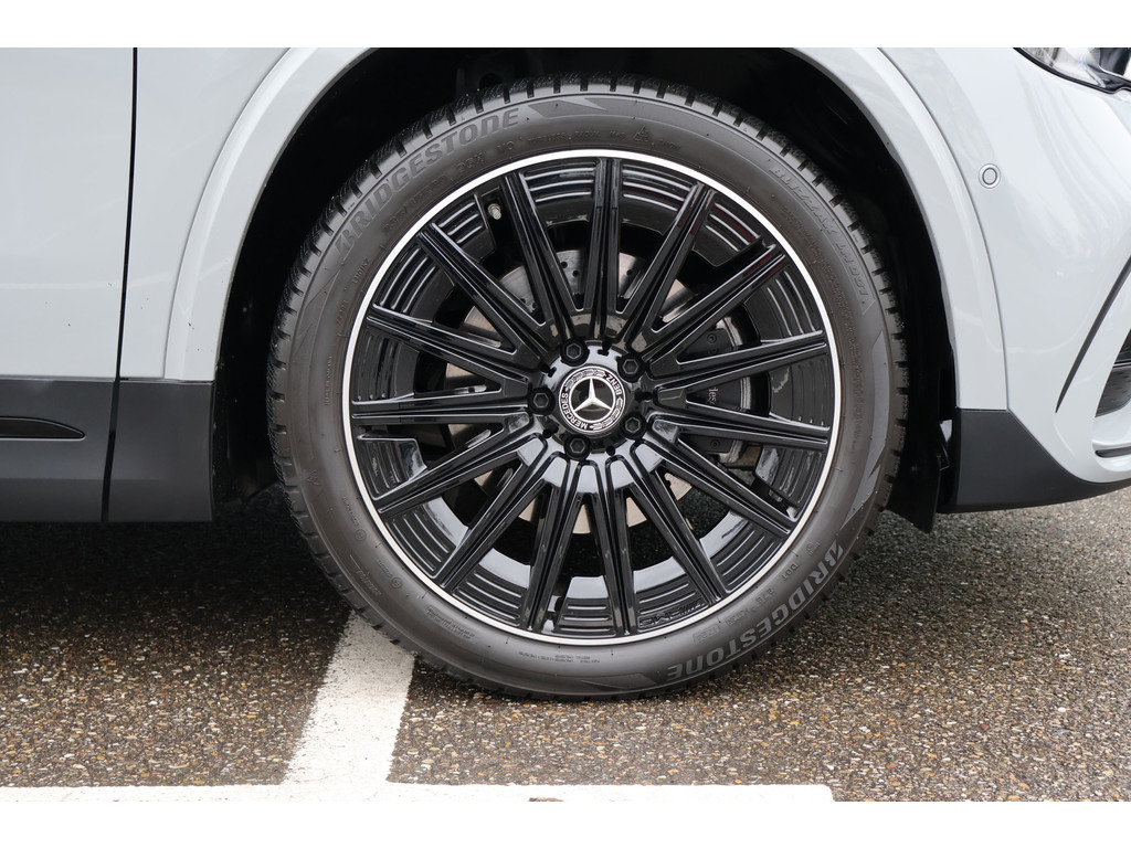 Mercedes-Benz GLA 180 AMG Line I 2025 I Panorama dak I MANUFAKTUR Alpine Grijs I Trekhaak I Stoelverwarming I MULTIBEAM Led I Camera I 51282224-3.jpg | Sterdome B.V.