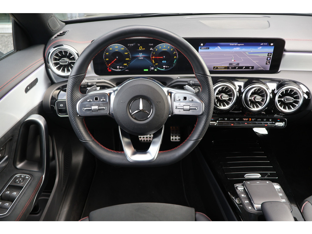 Mercedes-Benz CLA Shooting Brake 250 e AMG Line l MBUX l Camera l Tempomaat l Sfeerverlichting l LED l Keyless Go l Night pakket l Dodehoek assistent l Elekt. bed. Achterklep l Spiegel pakket l 51282325-1.jpg | Sterdome B.V.