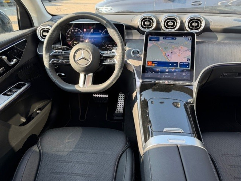 Mercedes-Benz GLC 400e 4MATIC AMG Line Premium 381 PK I MANUFAKTUR ALPINE I Panorama dak I Trekhaak I 360 camera I DIGITAL LIGHT I Memory stoelen 51427746-1.jpg | Sterdome B.V.