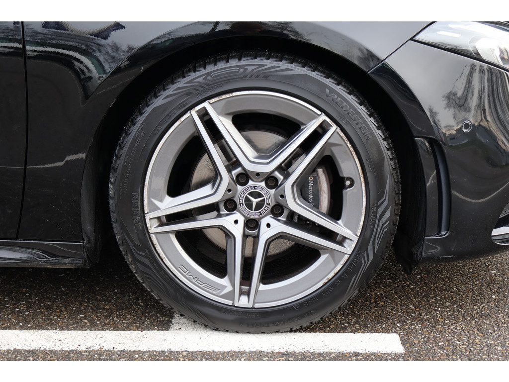 Mercedes-Benz A-Klasse 180 Business Solution AMG I BTW I Automaat I Camera I MBUX I Widescreen I LED I Stoelverwarming I Nederlandse auto I 51428192-3.jpg | Sterdome B.V.